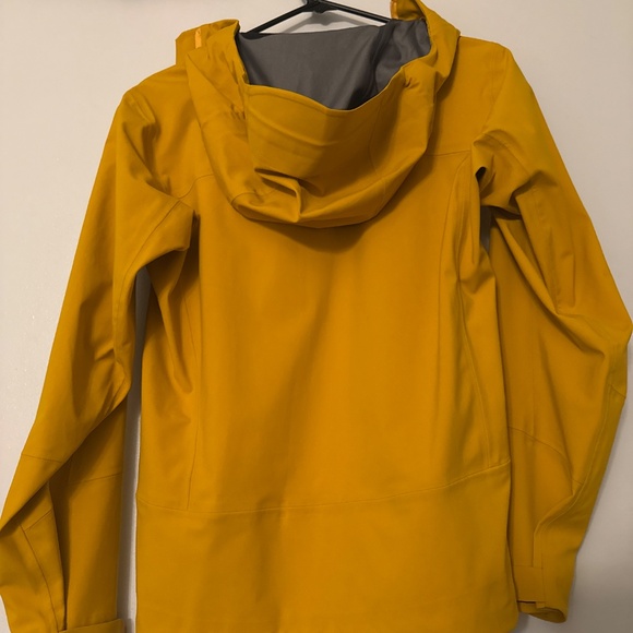 66 North Skaftafell Gore-Tex Infinium Shell Jacket - Picture 6 of 8